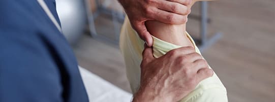 Did You Know Manual Therapy Can Treat Whiplash & Concussions? Here’s How